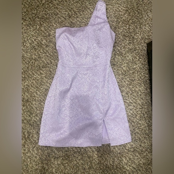 Lucy In The Sky Liana Satin Jacquard Shoulder Dress - Picture 3 of 5